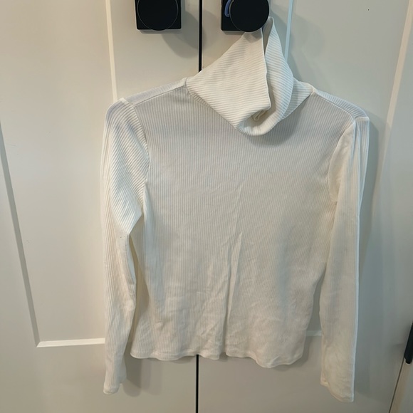 Old Navy Ribbed Turtleneck - Picture 1 of 4